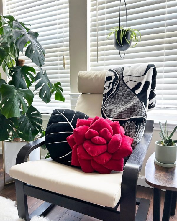 Philodendron Gloriosum Leaf Plush Pillow - Obsidian Online Sale